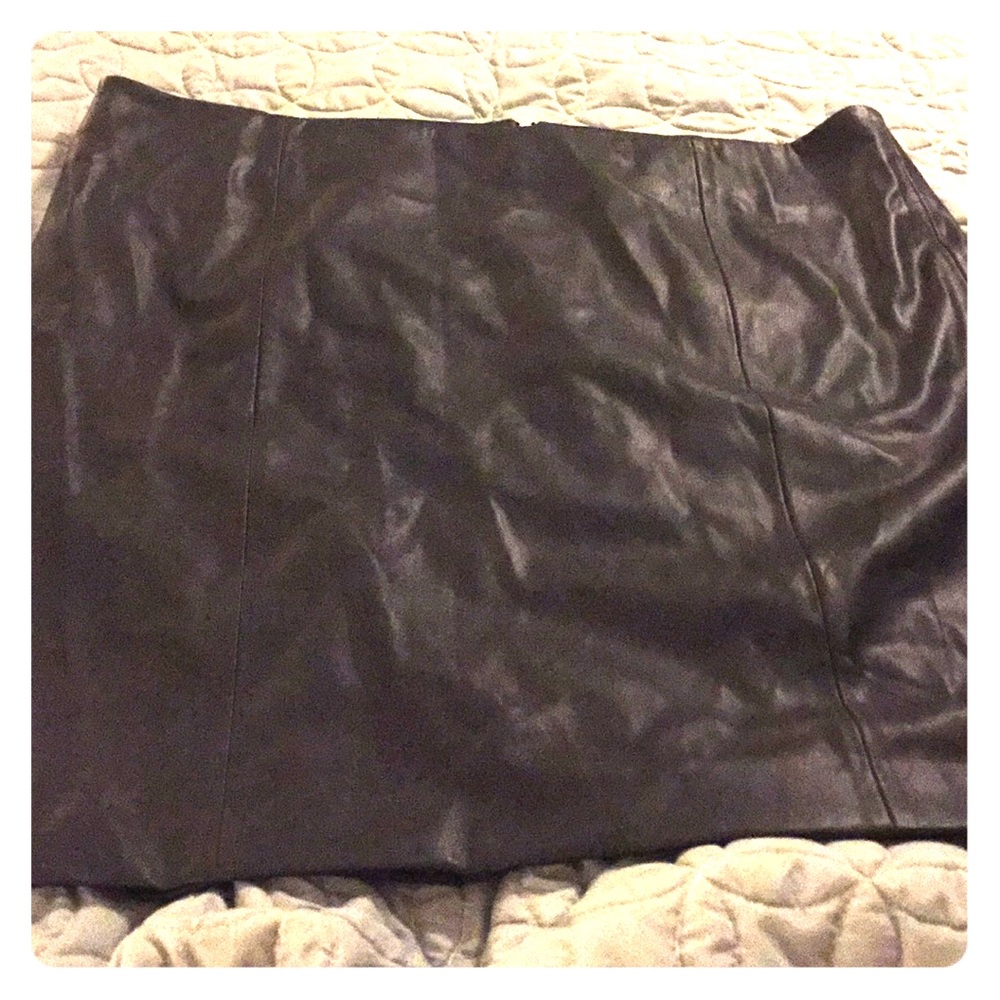 Fake leather skirt